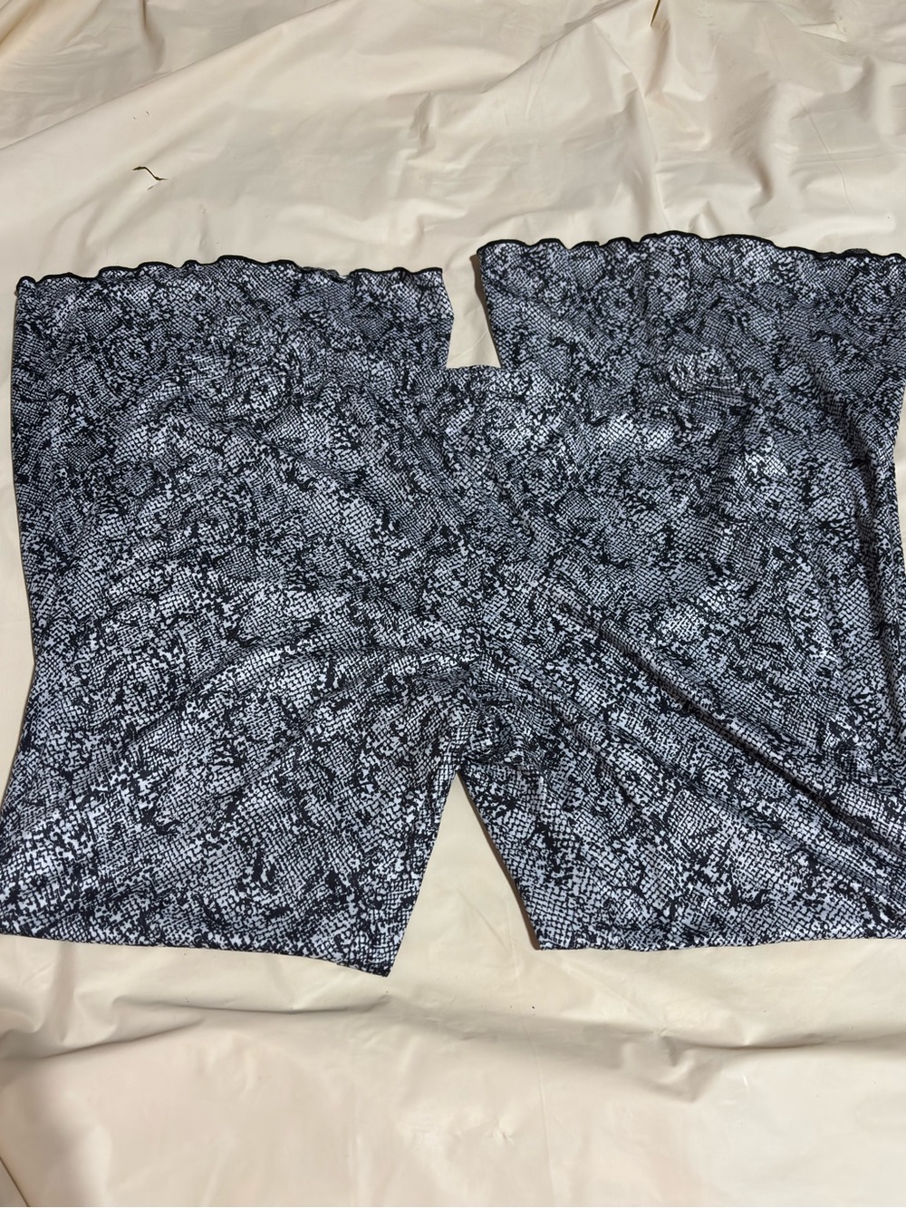 SHEIN Black & White Snake-Print Bandeau